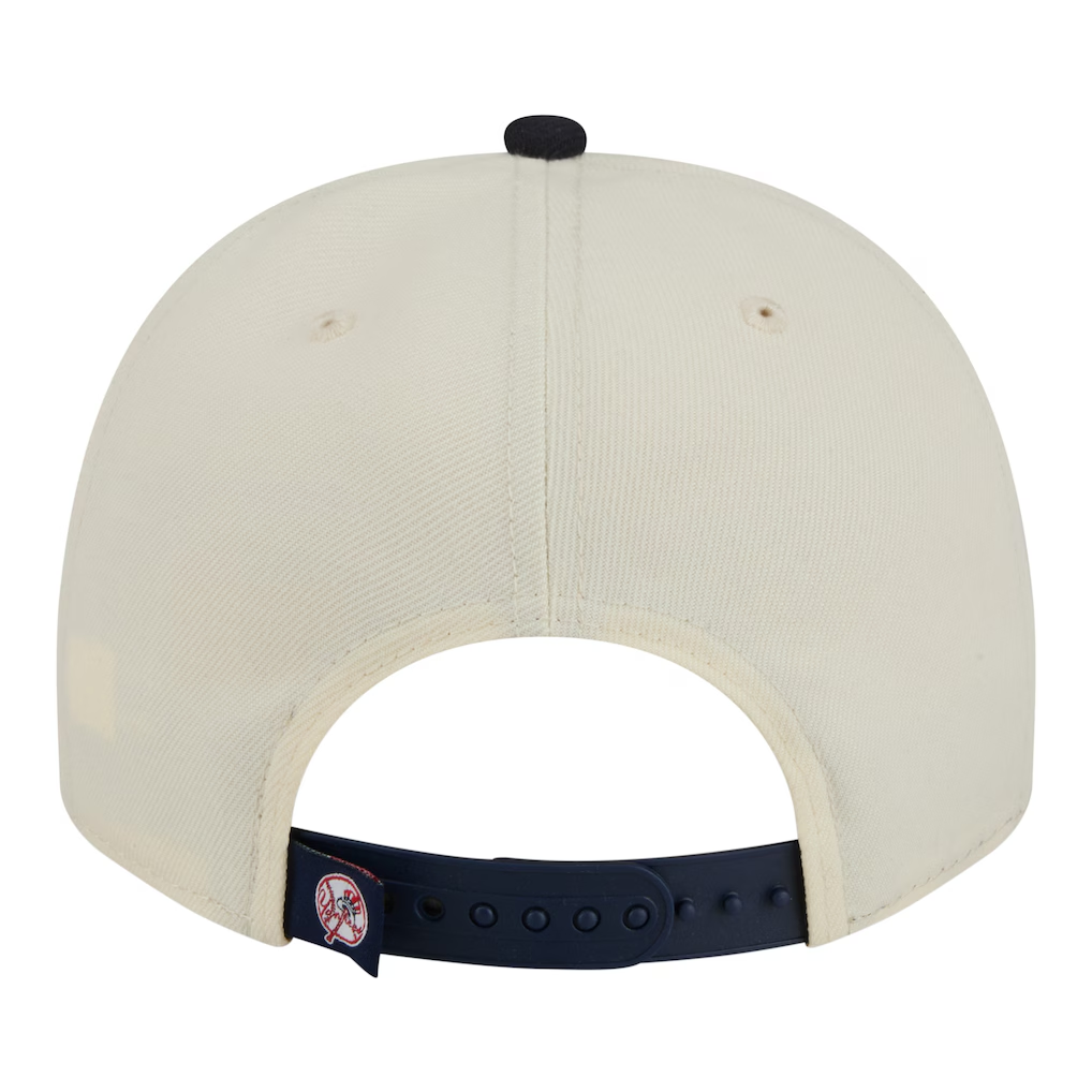 NEW YORK YANKEES NEW ERA CLASSIC 9FIFTY A-FRAME SNAPBACK HAT - CHROME WHITE/NAVY