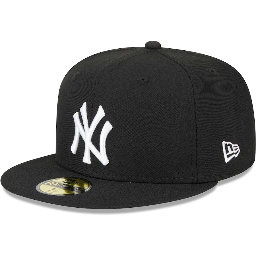 GORRA AJUSTADA 59FIFTY DE LA SERIE MUNDIAL 2000 CON PARCHE LATERAL DE LOS NEW YORK YANKEES - NEGRO/BLANCO