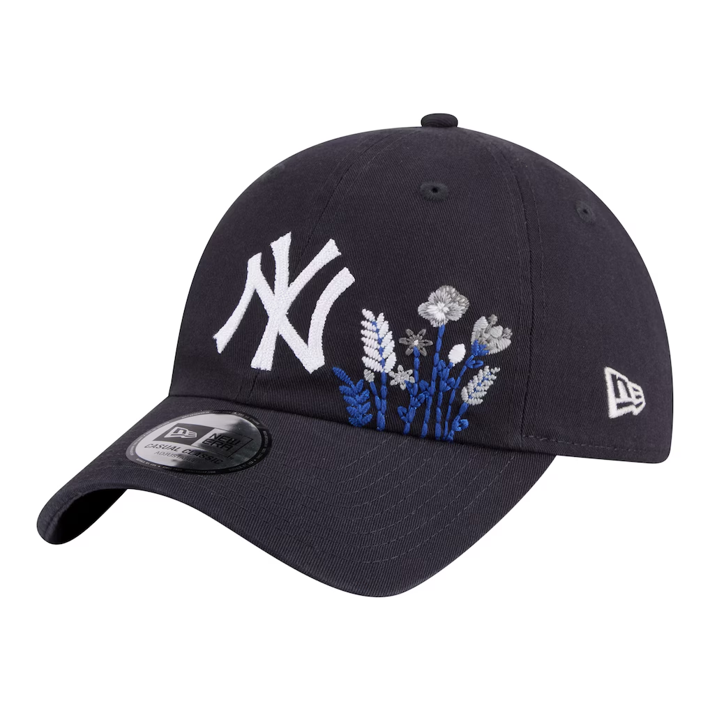 NEW YORK YANKEES WOMEN'S NEW ERA WILDFLOWER CASUAL CLASSIC ADJUSTABLE HAT - NAVY
