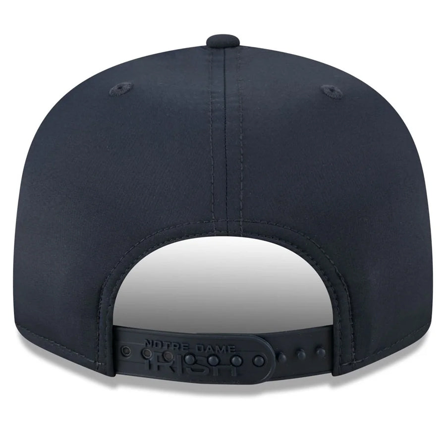 NOTRE DAME FIGHTING IRISH 2025 SIDELINE SPLIT PANEL 9FIFTY SNAPBACK HAT - NAVY