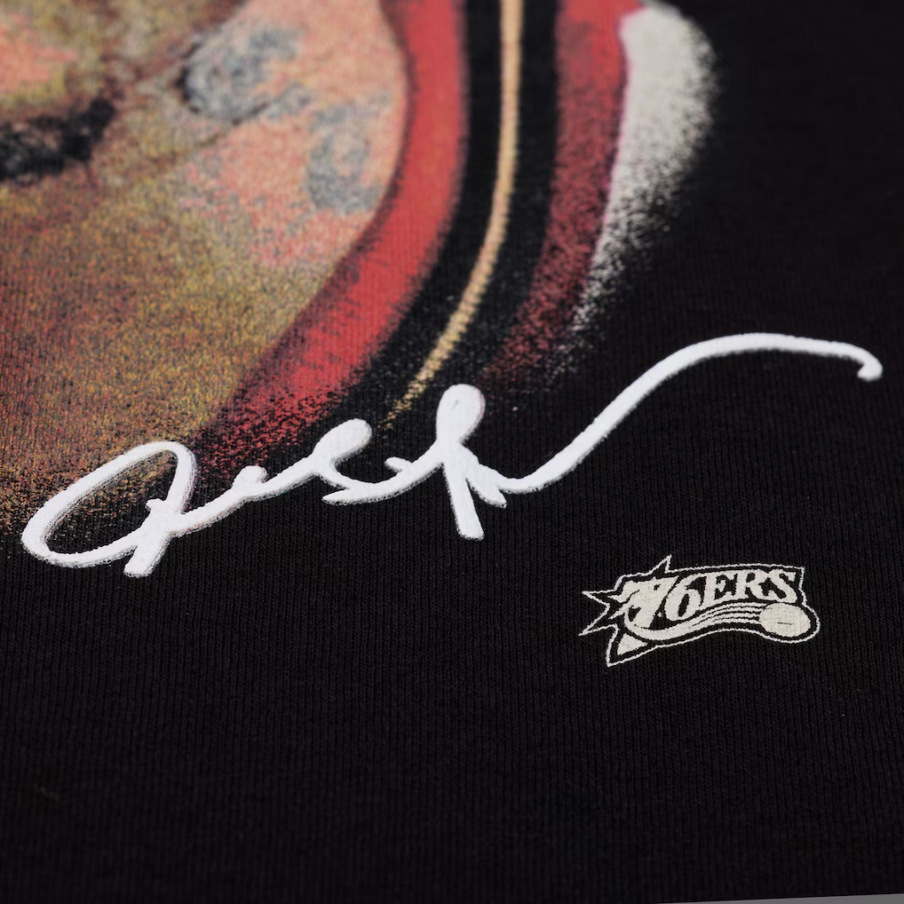 PHILADELPHIA 76ERS ALLEN IVERSON MEN'S MITCHELL & NESS REAL BIG FACE T-SHIRT - BLACK