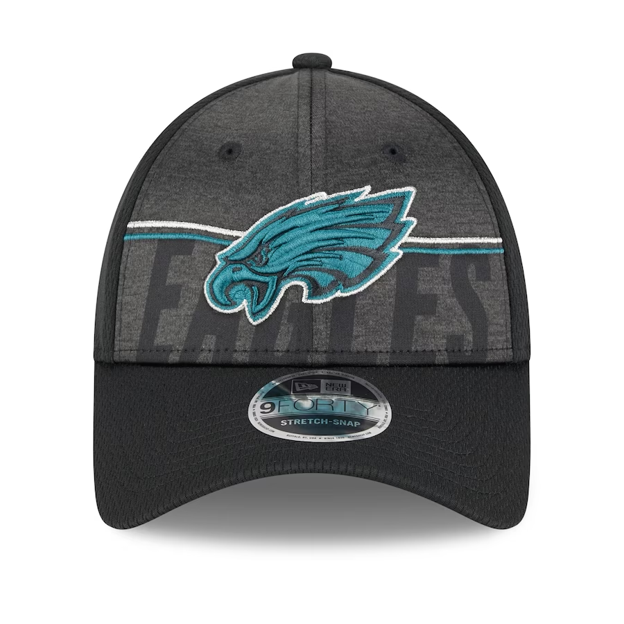 PHILADELPHIA EAGLES 2023 TRAINING CAMP 9FORTY SOMBRERO AJUSTABLE ELÁSTICO CON SNAP