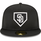 SAN DIEGO PADRES HOMBRE 2022 CLUBHOUSE 59FIFTY SOMBRERO AJUSTADO-NEGRO/BLANCO