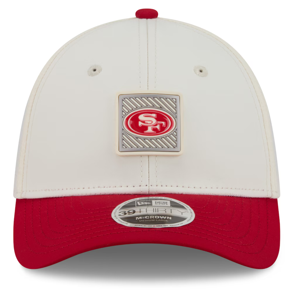 SAN FRANCISCO 49ERS 2026 NFL TRAINING CAMP 39THIRTY M-CROWN FLEX FIT HAT - CHROME WHITE/RED