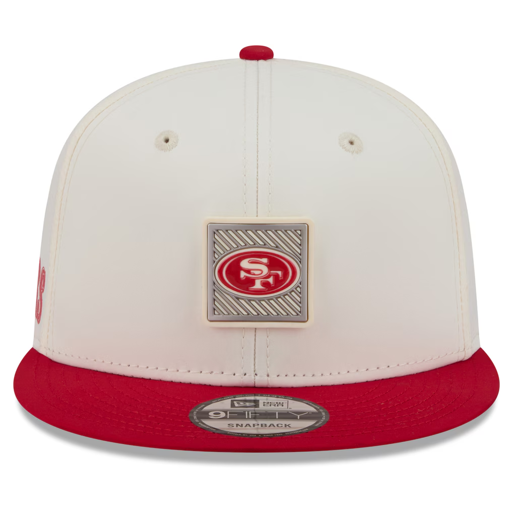 SAN FRANCISCO 49ERS 2026 NFL TRAINING CAMP 9FIFTY SNAPBACK HAT - CHROME WHITE/RED