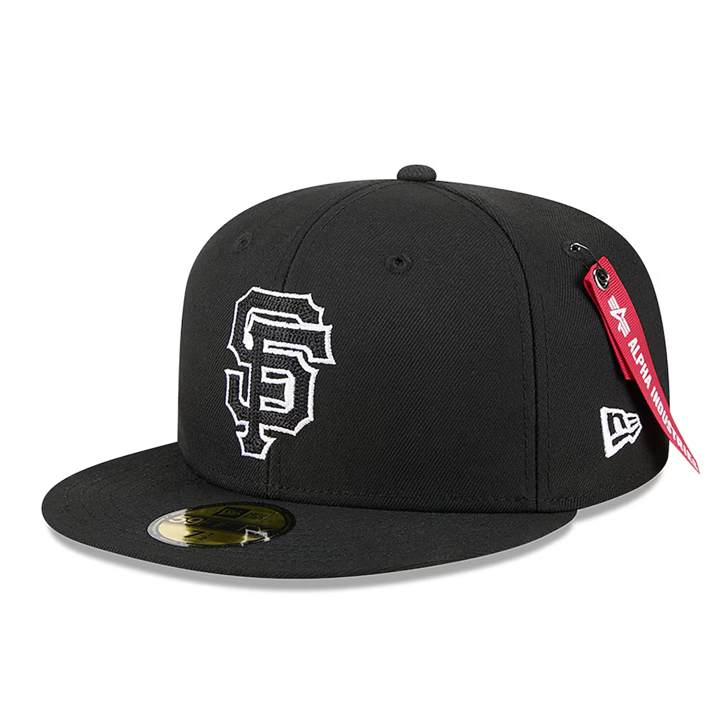 SAN FRANCISCO GIANTS NEW ERA X ALPHA INDUSTRIES 59FIFTY FITTED HAT - BLACK