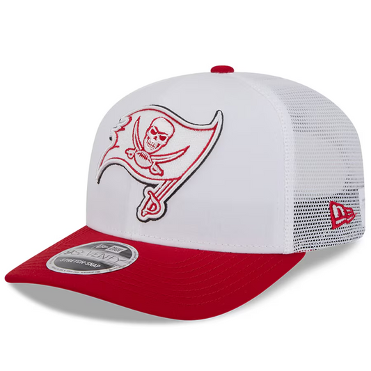 TAMPA BAY BUCCANEERS 2024 NFL TRAINING CAMP 9SEVENTY STRETCH SNAP TRUCKER HAT - WHITE