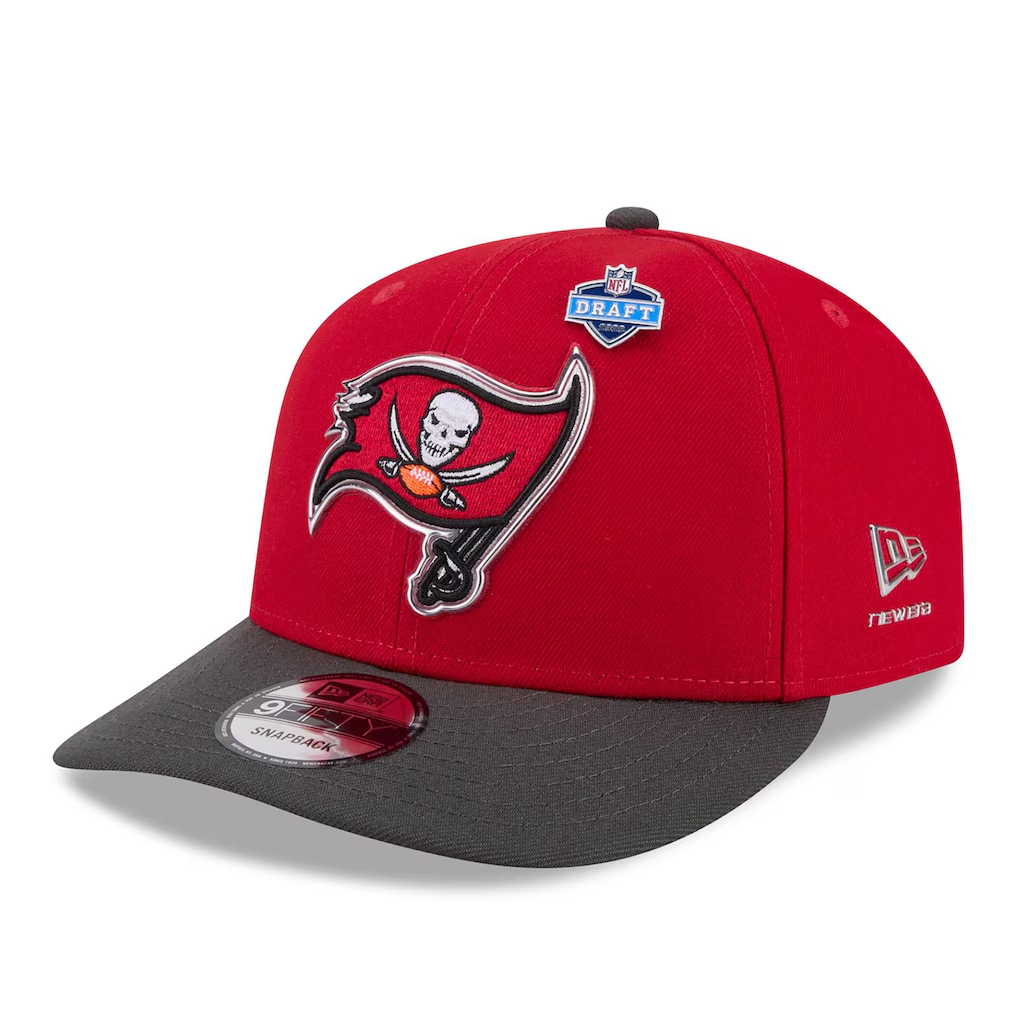 TAMPA BAY BUCCANEERS 2026 NFL DRAFT 9FIFTY SNAPBACK HAT - RED/GRAY