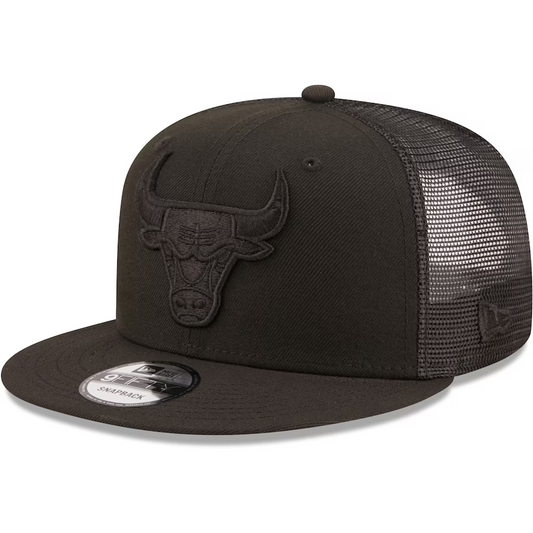 CHICAGO BULLS MEN'S CLASSIC TRUCKER 9FIFTY SNAPBACK-BLACK ON BLACK