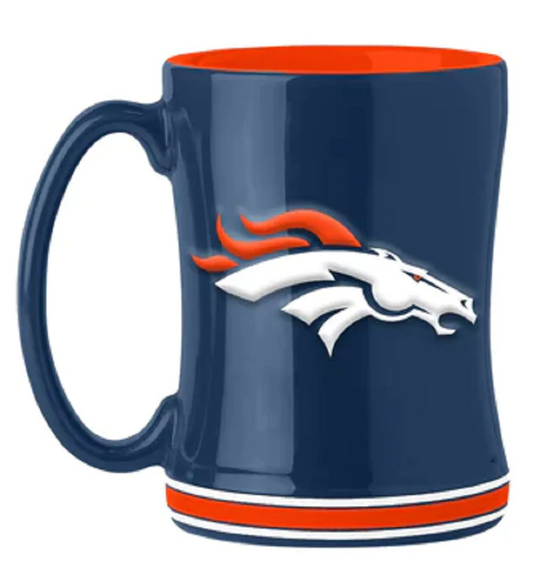 TAZA CON RELIEVE DE LOS DENVER BRONCOS