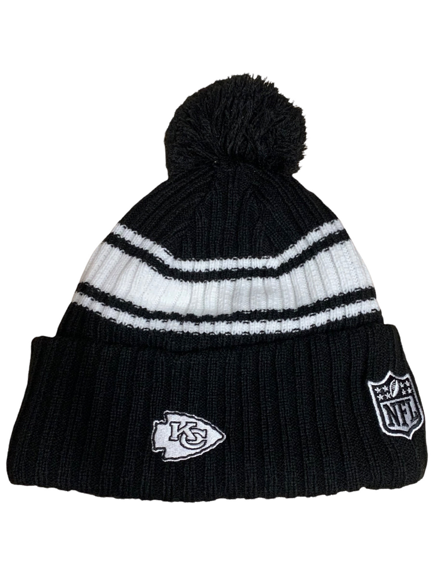 KANSAS CITY CHIEFS 2022 SIDELINE SPORT CUFFED POM KNIT -BLACK/WHITE