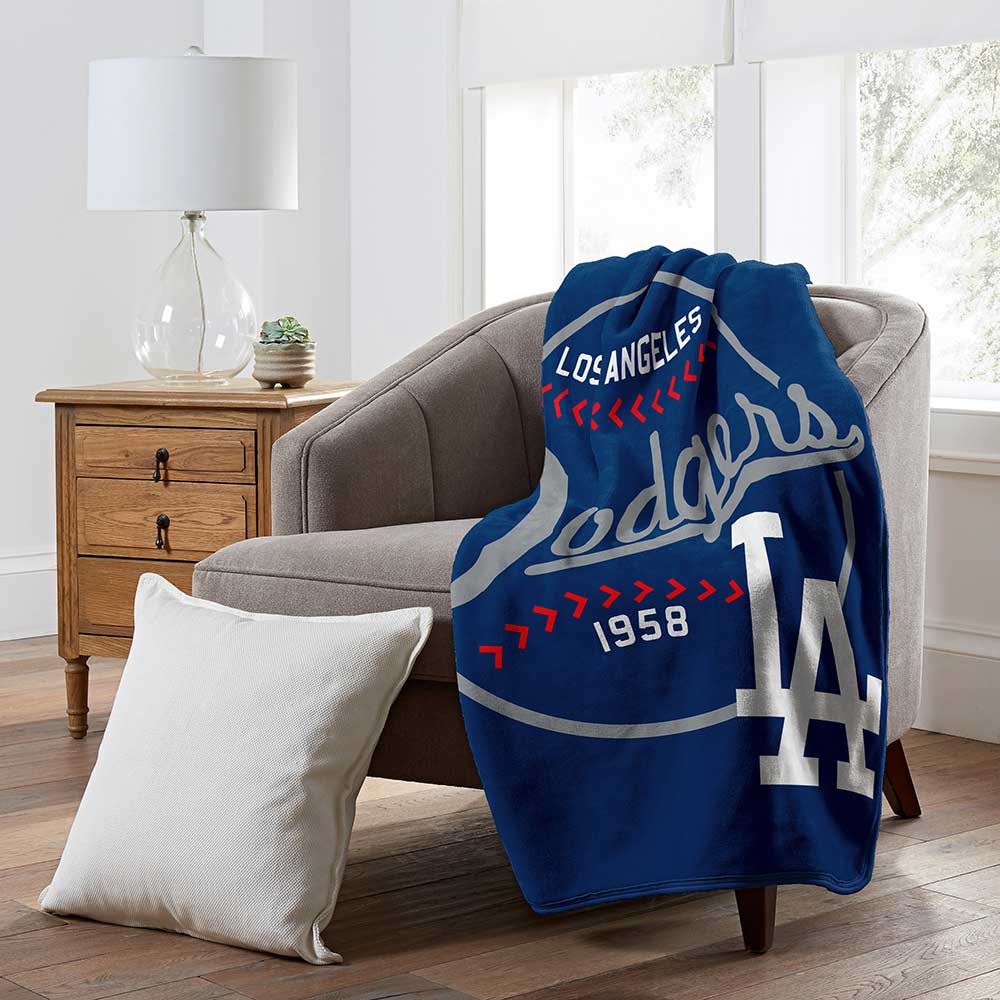 LOS ANGELES DODGERS SIGNATURE 50"X60" RASCHEL THROW BLANKET