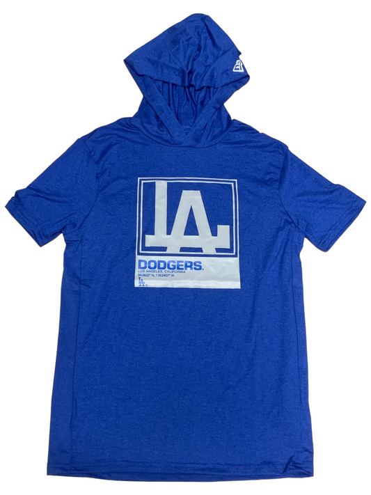 CAMISETA CON CAPUCHA Y ETIQUETA DE UBICACIÓN PARA HOMBRE DE LOS ANGELES DODGERS