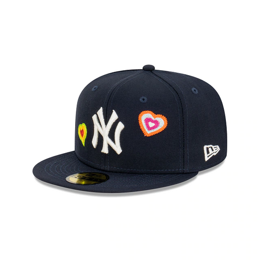 GORRA AJUSTADA NEW YORK YANKEES CHAINSTCH HEART 59FIFTY