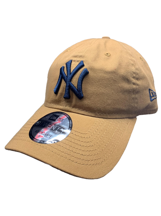 NEW YORK YANKEES CORE CLASSIC 9TWENTY ADJUSTABLE HAT - TAN