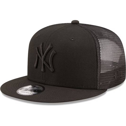 NEW YORK YANKEES MEN'S CLASSIC TRUCKER 9FIFTY SNAPBACK-BLACK ON BLACK