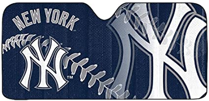 NEW YORK YANKEES AUTO SUN SHADE - 59"X27"