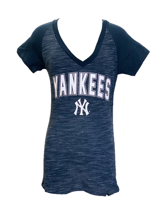 CAMISETA DE MUJER CON EL NOMBRE DEL FRONTERA DE ALUMINIO DE LOS YANKEES DE NUEVA YORK