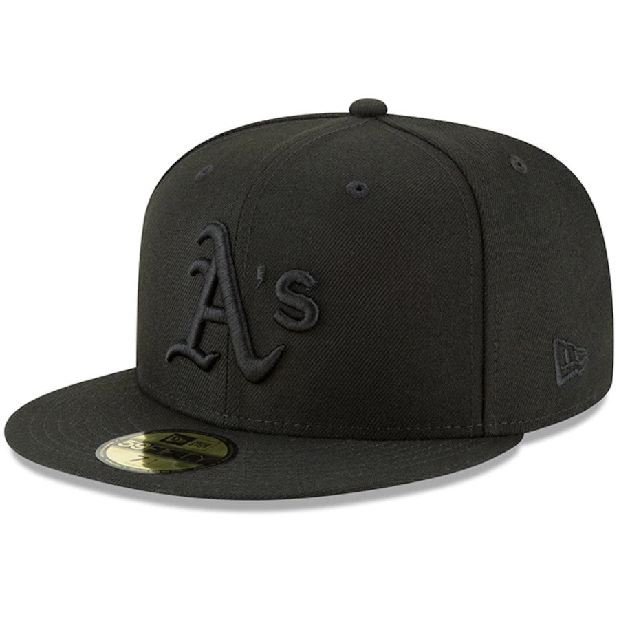 OAKLAND ATHLETICS BLACK ON BLACK BASIC LOGO FITTED 59FIFTY