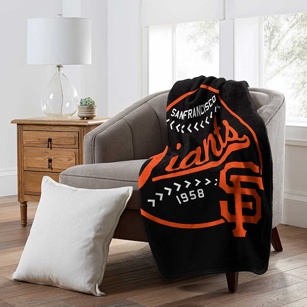 SAN FRANCISCO GIANTS SIGNATURE 50"X60" RASCHEL THROW BLANKET