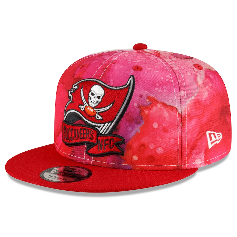 TAMPA BAY BUCCANEERS 2022 SIDELINE 9FIFTY SNAPBACK - INK