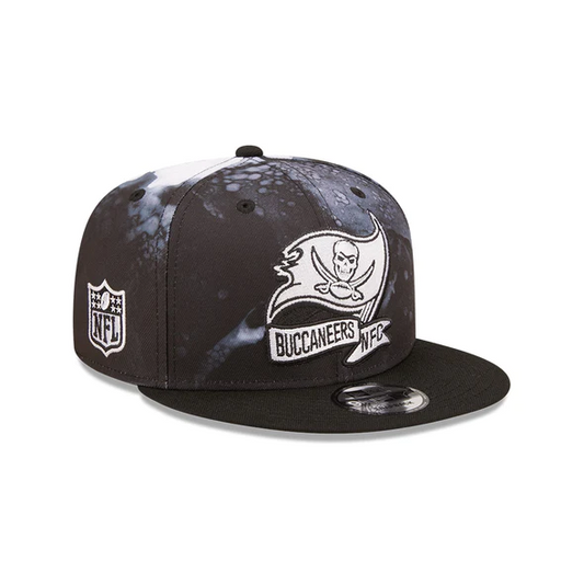 TAMPA BAY BUCCANEERS SIDELINE 9FIFTY SNAPBACK HAT - BLACK/ WHITE INK