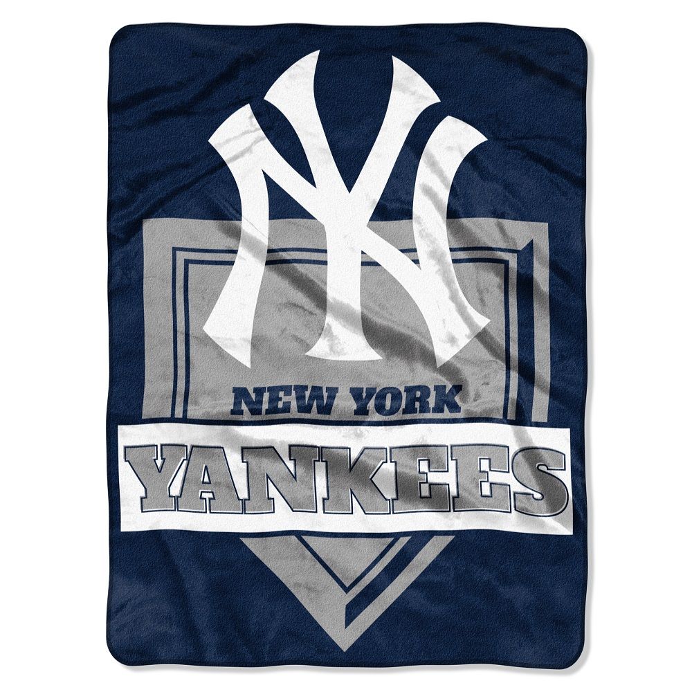 NEW YORK YANKEES DIGITIZE 60"X80" ROYAL PLUSH RASCHEL BLANKET
